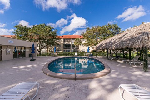 Condo in Sunrise, Florida, 1 bedroom  № 2086338 - photo 19