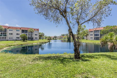 Condo in Sunrise, Florida, 1 bedroom  № 2086338 - photo 3