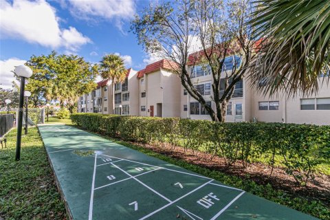Condo in Sunrise, Florida, 1 bedroom  № 2086338 - photo 20