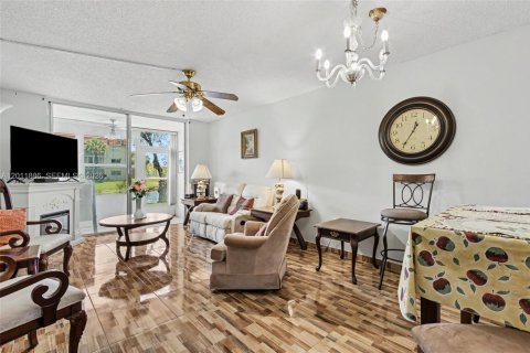 Condo in Sunrise, Florida, 1 bedroom  № 2086338 - photo 11