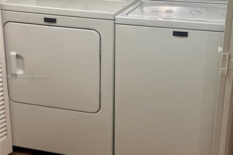 Copropriété à louer à Doral, Floride: 1 chambre, 75.25 m2 № 2023832 - photo 13