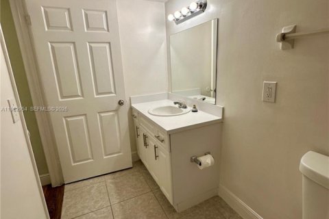 Copropriété à louer à Doral, Floride: 1 chambre, 75.25 m2 № 2023832 - photo 17