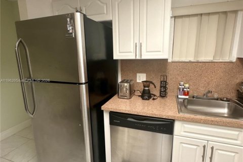 Copropriété à louer à Doral, Floride: 1 chambre, 75.25 m2 № 2023832 - photo 6