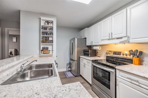 Condo in Tampa, Florida, 3 bedrooms  № 1529130 - photo 8