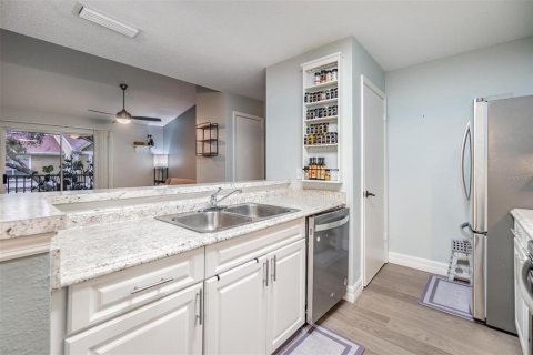 Condo in Tampa, Florida, 3 bedrooms  № 1529130 - photo 10