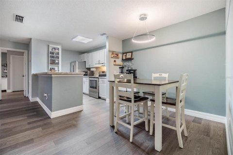 Condo in Tampa, Florida, 3 bedrooms  № 1529130 - photo 11