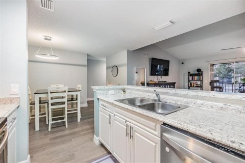 Condo in Tampa, Florida, 3 bedrooms  № 1529130 - photo 9