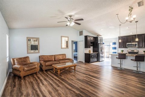 Casa en venta en Brandon, Florida, 3 dormitorios, 114.73 m2 № 1900925 - foto 5