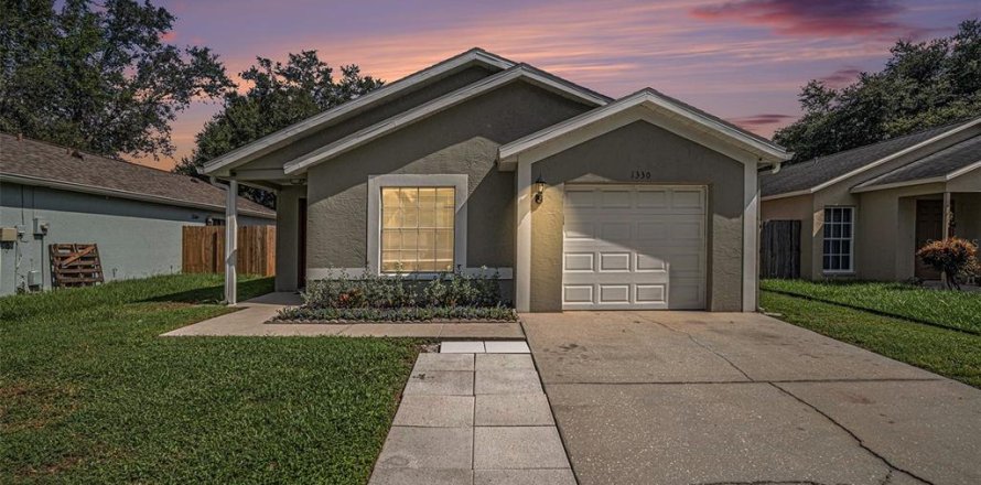 Casa en Brandon, Florida 3 dormitorios, 114.73 m2 № 1900925
