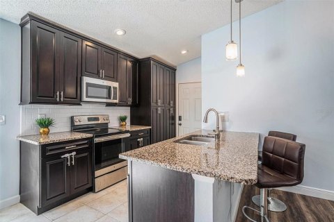 Casa en venta en Brandon, Florida, 3 dormitorios, 114.73 m2 № 1900925 - foto 8