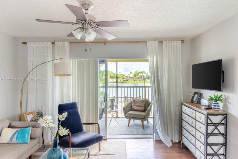 Apartamento en alquiler en Miami Lakes, Florida, 2 dormitorios, 97.55 m2 № 1954892 - foto 22