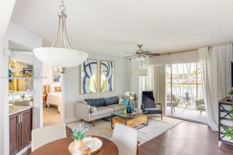 Apartamento en alquiler en Miami Lakes, Florida, 2 dormitorios, 97.55 m2 № 1954892 - foto 27