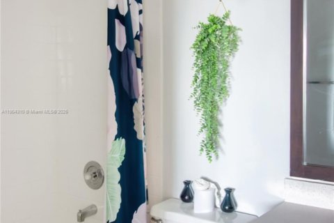 Apartamento en alquiler en Miami Lakes, Florida, 2 dormitorios, 97.55 m2 № 1954892 - foto 10