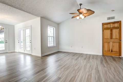 House in Englewood, Florida 4 bedrooms, 215.63 sq.m. № 2424381 - photo 7