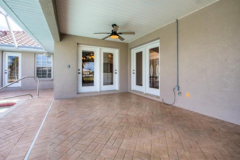 House in Englewood, Florida 4 bedrooms, 215.63 sq.m. № 2424381 - photo 28