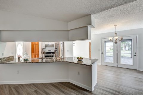 House in Englewood, Florida 4 bedrooms, 215.63 sq.m. № 2424381 - photo 12