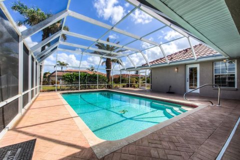 House in Englewood, Florida 4 bedrooms, 215.63 sq.m. № 2424381 - photo 29