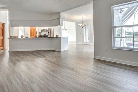 House in Englewood, Florida 4 bedrooms, 215.63 sq.m. № 2424381 - photo 8