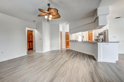 House in Englewood, Florida 4 bedrooms, 215.63 sq.m. № 2424381 - photo 9