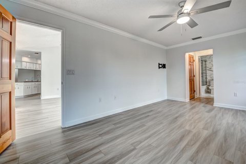 House in Englewood, Florida 4 bedrooms, 215.63 sq.m. № 2424381 - photo 16