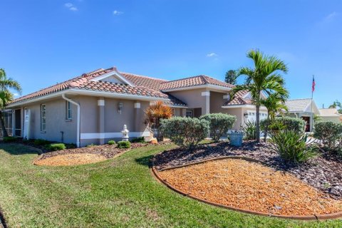 House in Englewood, Florida 4 bedrooms, 215.63 sq.m. № 2424381 - photo 3