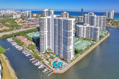 Купить кондоминиум в Авентура, Флорида 2 спальни, 109.72м2, № 1700046 - фото 30