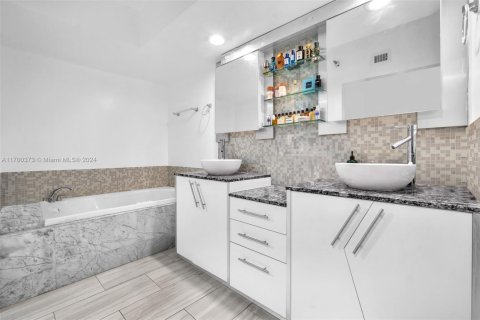 Купить кондоминиум в Авентура, Флорида 2 спальни, 109.72м2, № 1700046 - фото 5