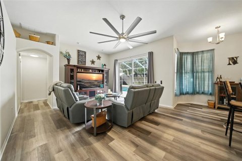 House in Valrico, Florida 4 bedrooms, 226.77 sq.m. № 1903094 - photo 9