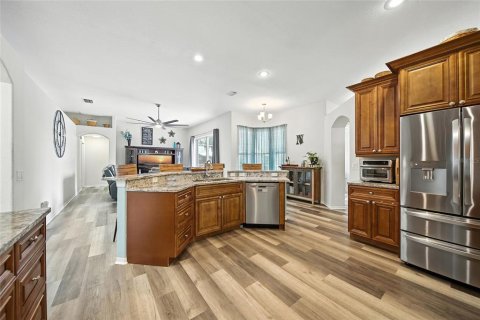 House in Valrico, Florida 4 bedrooms, 226.77 sq.m. № 1903094 - photo 8