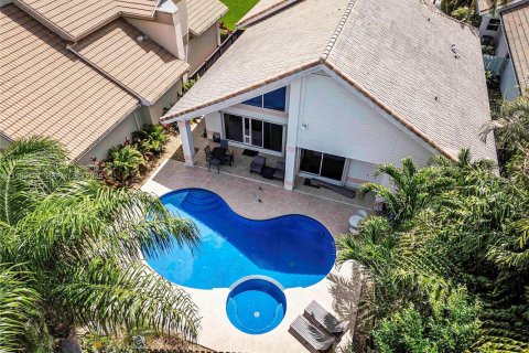 Купить виллу или дом в Уэст-Палм-Бич, Флорида 3 спальни, 235.32м2, № 2055593 - фото 2