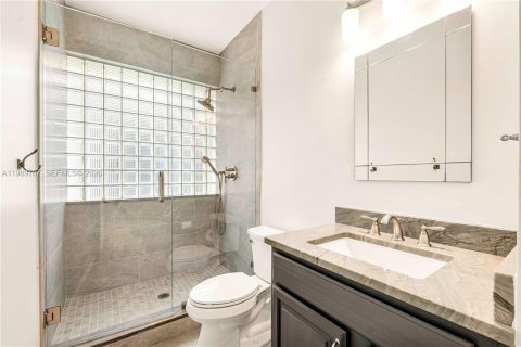 Купить виллу или дом в Уэст-Палм-Бич, Флорида 3 спальни, 235.32м2, № 2055593 - фото 24