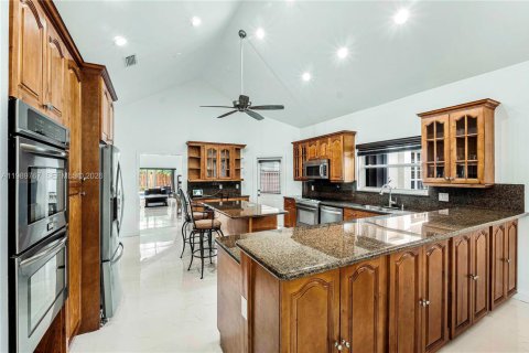 Купить виллу или дом в Уэст-Палм-Бич, Флорида 3 спальни, 235.32м2, № 2055593 - фото 13