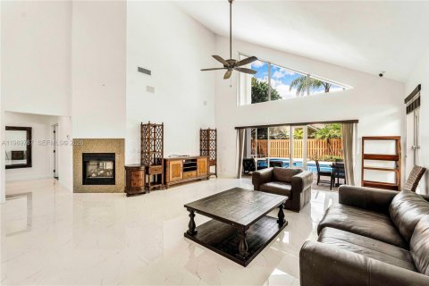 Купить виллу или дом в Уэст-Палм-Бич, Флорида 3 спальни, 235.32м2, № 2055593 - фото 5