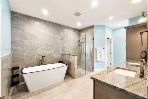 Купить виллу или дом в Уэст-Палм-Бич, Флорида 3 спальни, 235.32м2, № 2055593 - фото 17