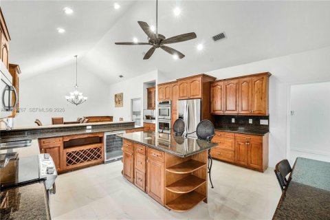 Купить виллу или дом в Уэст-Палм-Бич, Флорида 3 спальни, 235.32м2, № 2055593 - фото 12