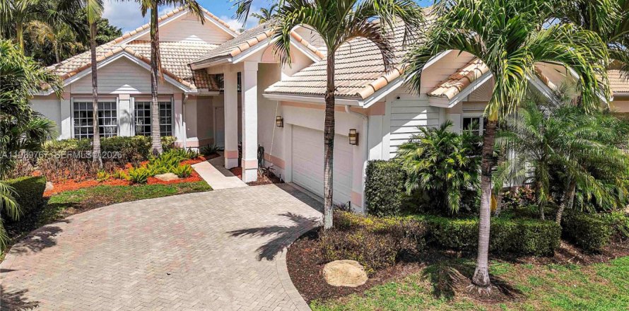 Дом в Уэст-Палм-Бич, Флорида 3 спальни, 235.32м2 № 2055593