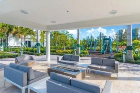 Condominio en venta en North Miami Beach, Florida, 3 dormitorios, 206.71 m2 № 2244351 - foto 16