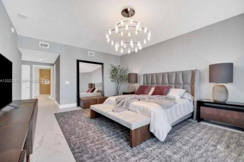 Condominio en venta en North Miami Beach, Florida, 3 dormitorios, 206.71 m2 № 2244351 - foto 7