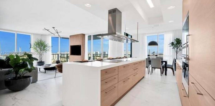 Condominio en North Miami Beach, Florida, 3 dormitorios  № 2244351