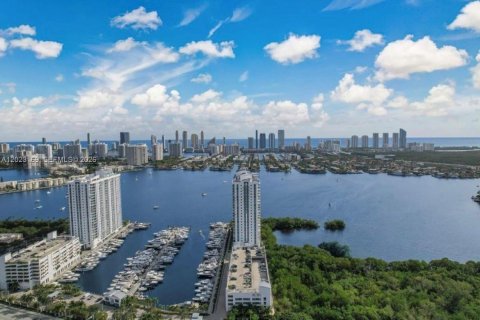 Condominio en venta en North Miami Beach, Florida, 3 dormitorios, 206.71 m2 № 2244351 - foto 24