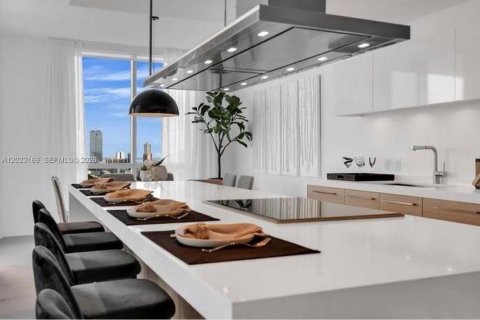 Condominio en venta en North Miami Beach, Florida, 3 dormitorios, 206.71 m2 № 2244351 - foto 13
