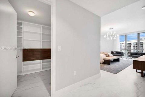 Condominio en venta en North Miami Beach, Florida, 3 dormitorios, 206.71 m2 № 2244351 - foto 11