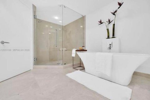 Condominio en venta en North Miami Beach, Florida, 3 dormitorios, 206.71 m2 № 2244351 - foto 10