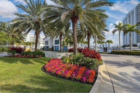 Condominio en venta en North Miami Beach, Florida, 3 dormitorios, 206.71 m2 № 2244351 - foto 23