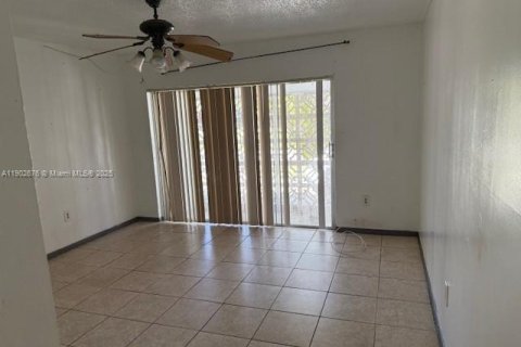 Immobilier commercial à vendre à Miramar, Floride: 208.29 m2 № 1955586 - photo 10