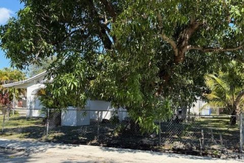 Immobilier commercial à vendre à Miramar, Floride: 208.29 m2 № 1955586 - photo 18