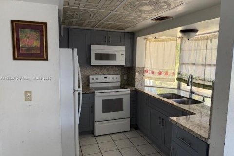 Immobilier commercial à vendre à Miramar, Floride: 208.29 m2 № 1955586 - photo 7