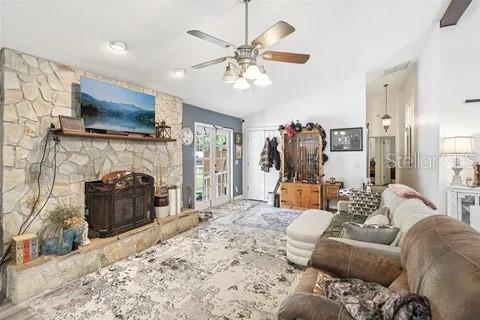 Casa en venta en Alachua, Florida, 4 dormitorios, 231.33 m2 № 2409856 - foto 3