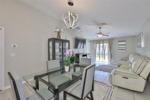 House in Ruskin, Florida 3 bedrooms, 134.8 sq.m. № 1841838 - photo 17