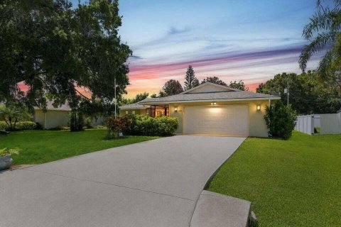 Casa en venta en Port St. Lucie, Florida, 3 dormitorios, 159.42 m2 № 2410751 - foto 3
